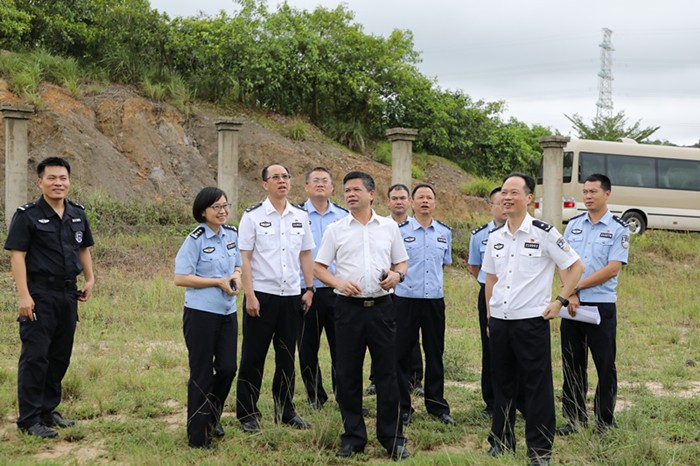 黄勇武同志率队调研市局射击及体能训练场项目建设和