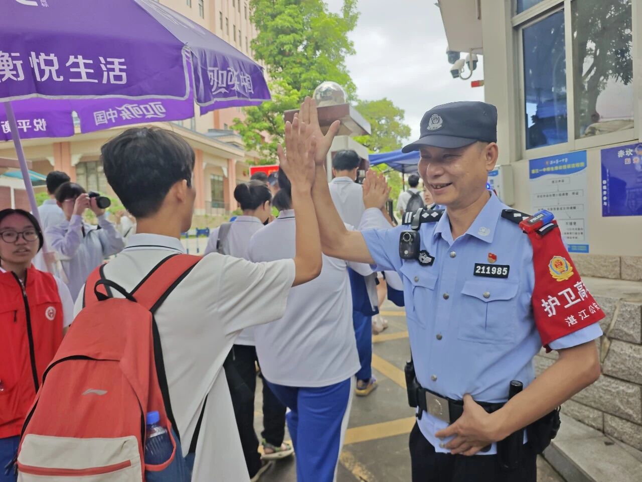 湛江公安圆满交出“高考场外答卷”