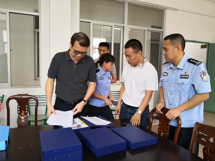 梁建辉同志到徐闻督导推进粤警行动工作